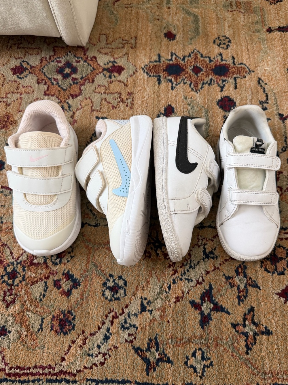 Kids Velcro Sneakers NIKE | Omni Multi-Court & Court Royale SL  | Size 9 set